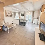 Feriehus Maison 4 Ch, Veranda, Proche Commodites,