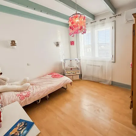 Maison 4 Ch, Veranda, Proche Commodites, *