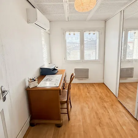 Maison 4 Ch, Véranda, Proche Commodités, Hébergement de vacances Aurillac