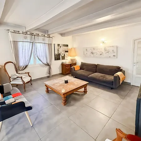 Hébergement de vacances Maison 4 Ch, Véranda, Proche Commodités, *