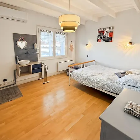 Hébergement de vacances Maison 4 Ch, Véranda, Proche Commodités, *