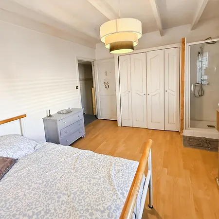 Maison 4 Ch, Véranda, Proche Commodités, Aurillac