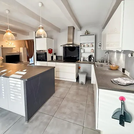 Holiday home Maison 4 Ch, Veranda, Proche Commodites, *