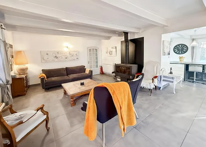 Maison 4 Ch, Véranda, Proche Commodités, Hébergement de vacances *