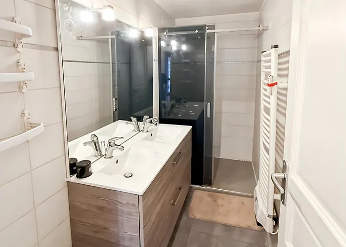 Maison 4 Ch, Veranda, Proche Commodites, * Aurillac