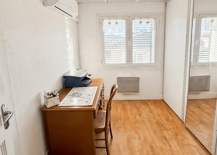 Maison 4 Ch, Véranda, Proche Commodités, Hébergement de vacances Aurillac