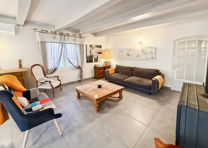 Hébergement de vacances Maison 4 Ch, Véranda, Proche Commodités, *