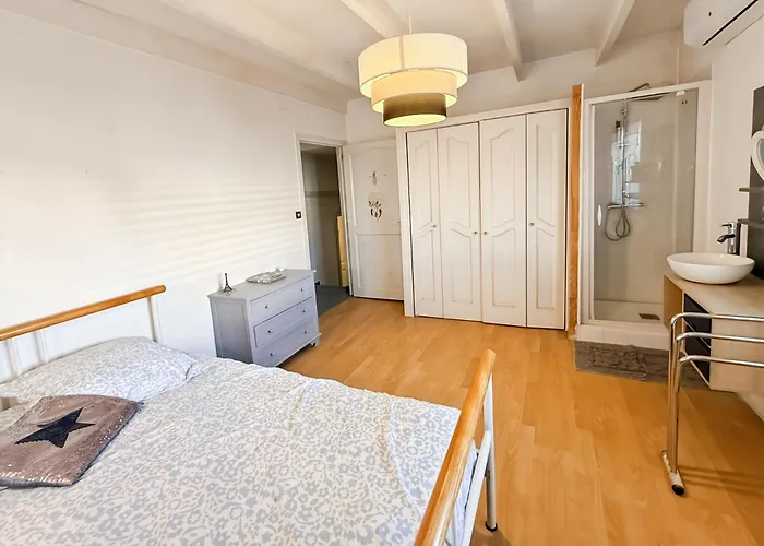 Maison 4 Ch, Véranda, Proche Commodités, Aurillac