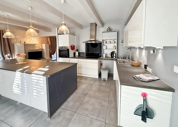 Holiday home Maison 4 Ch, Veranda, Proche Commodites, *